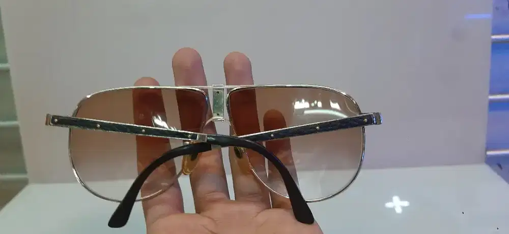 Kacamata Dunhil
