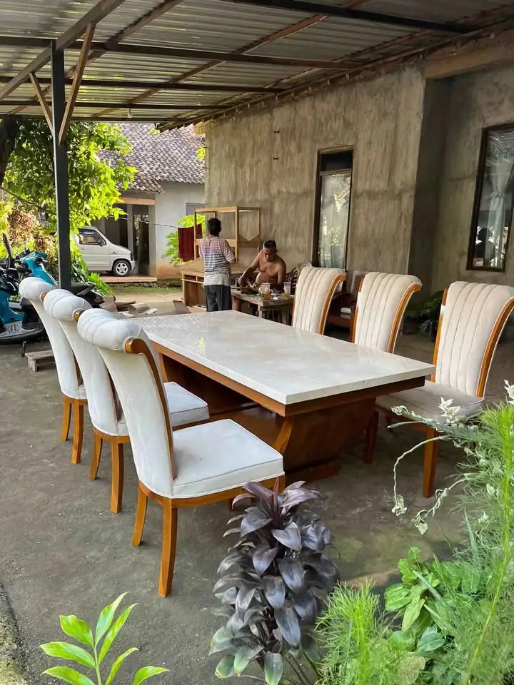 Meja makan elegan luxury furniture custom