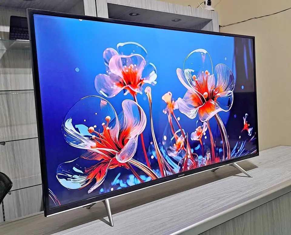 Digital samsung 43inhci mulus segel . Sudah gak pakai stb Tv remot