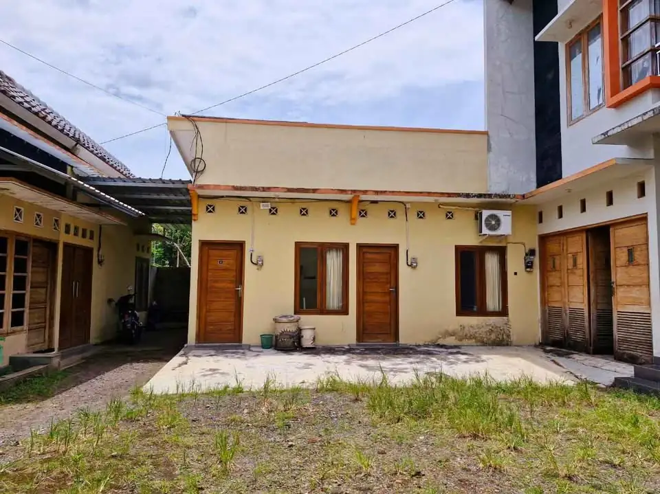 7 beds 7 bathrooms – Flat