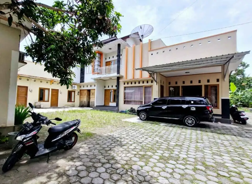 7 beds 7 bathrooms – Flat