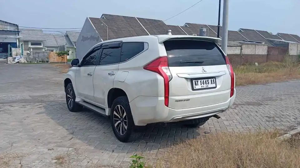2018 Mitsubishi pajero