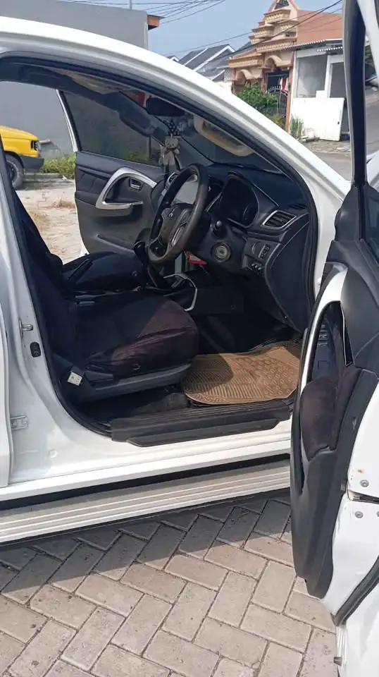 2018 Mitsubishi pajero