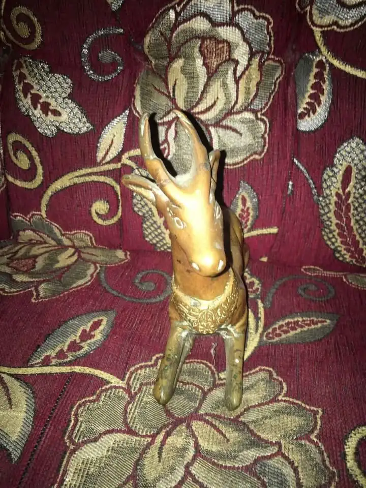 Patung kuningan rusa antik