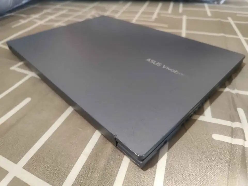 Asus VivoBook M1403QA