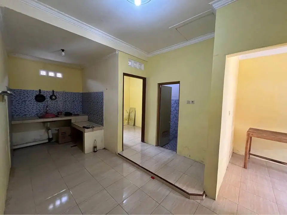 DIsewakan 2 KT 1 Kamar Mandi – Rumah