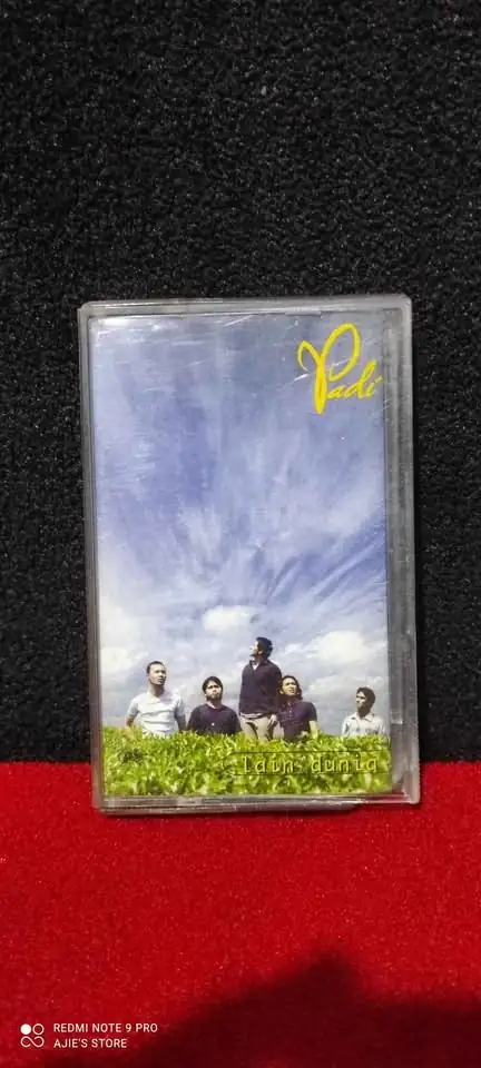 Kaset Padi Lain Dunia