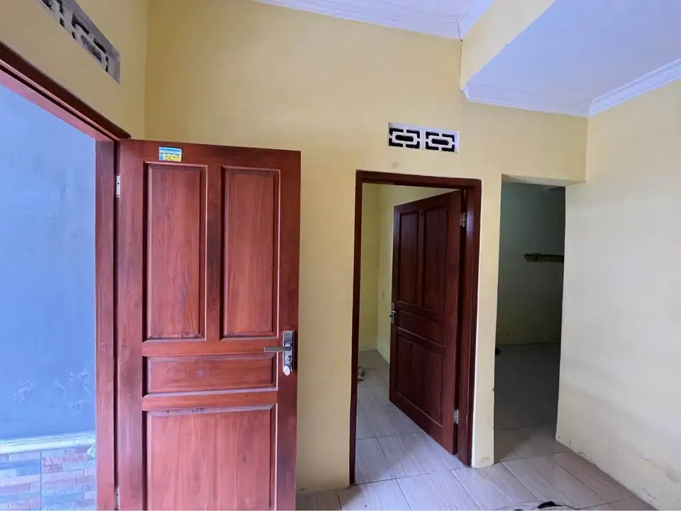 DIsewakan 2 KT 1 Kamar Mandi – Rumah