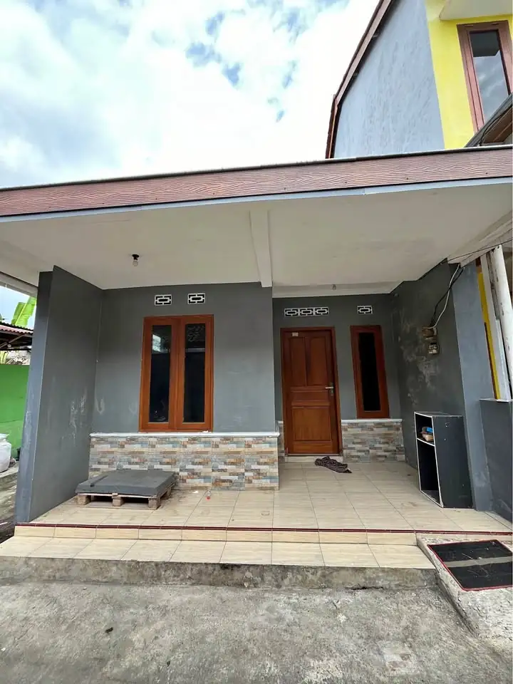 DIsewakan 2 KT 1 Kamar Mandi – Rumah