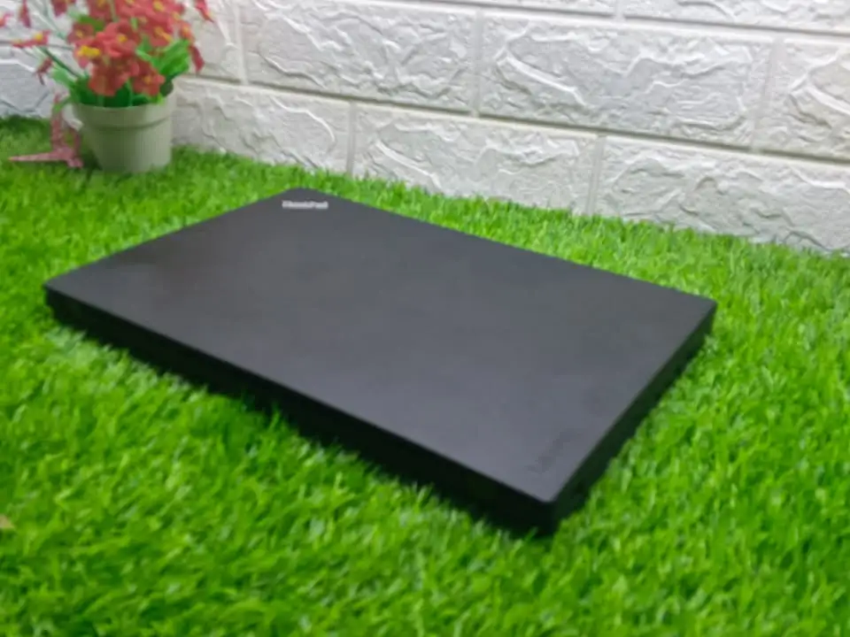 Laptop Lenovo Thinkpad x260 i5-6200U Ram 8GB SSD 256GB murah