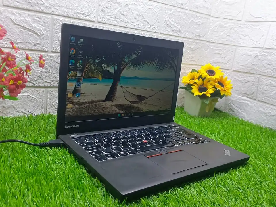Laptop Lenovo Thinkpad x260 i5-6200U Ram 8GB SSD 256GB murah