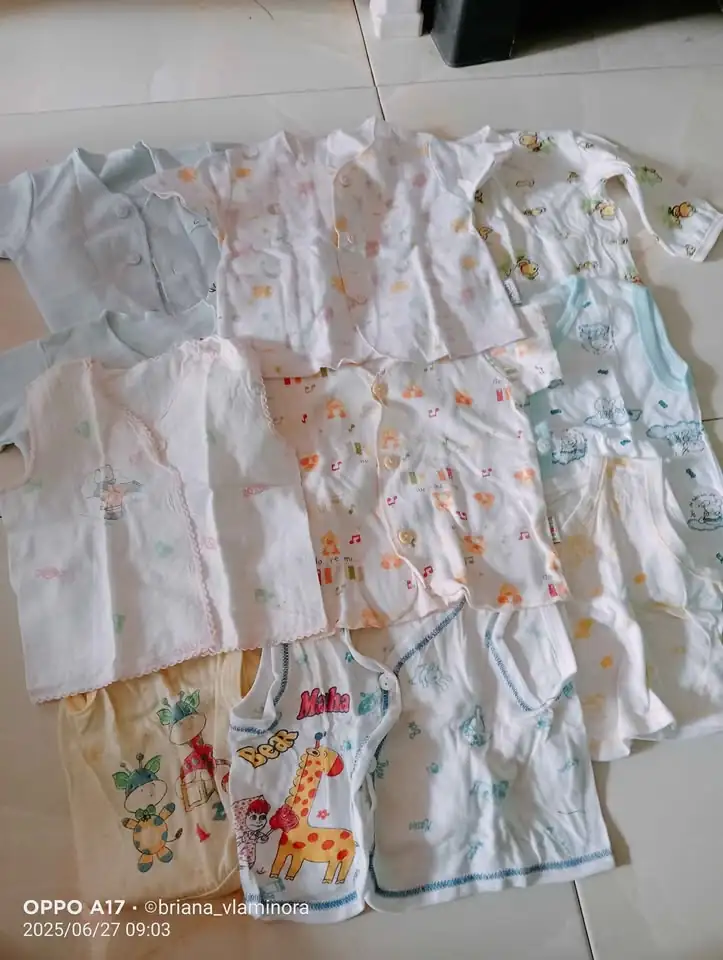 Pakaian bayi preloved