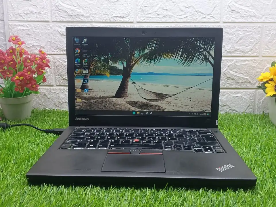 Laptop Lenovo Thinkpad x260 i5-6200U Ram 8GB SSD 256GB murah