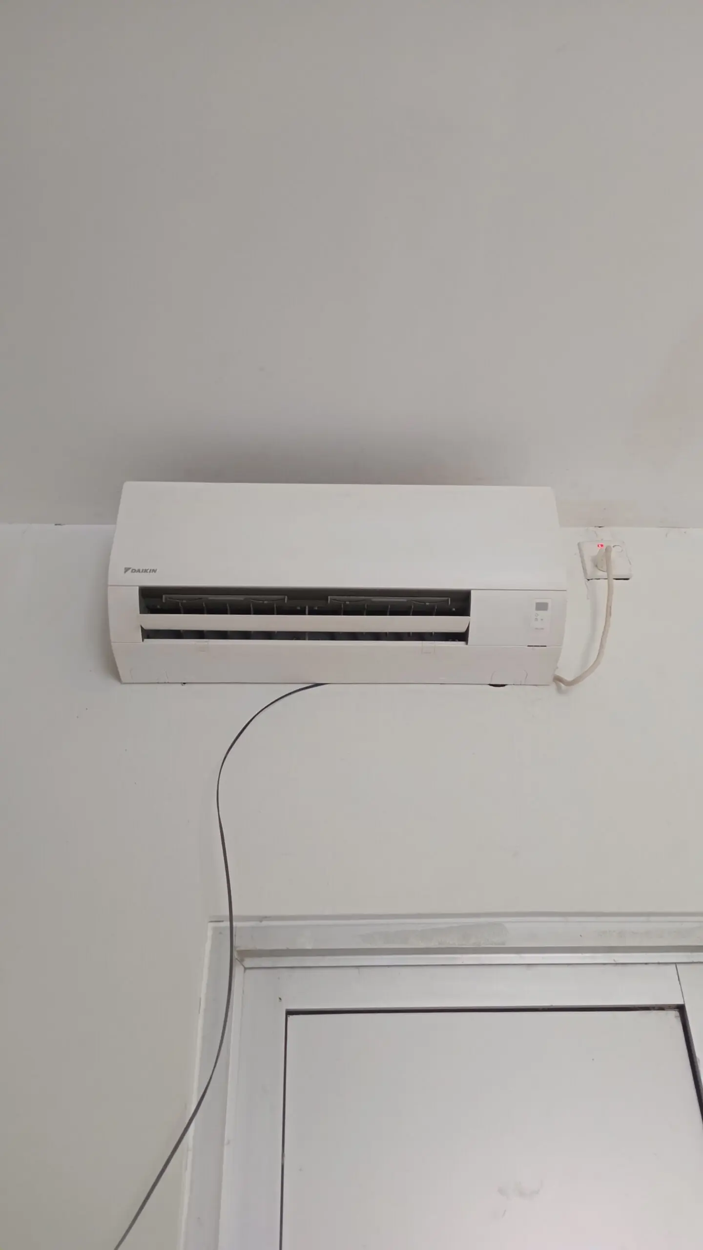 DIJUAL AC DAIKIN 1/2 PK