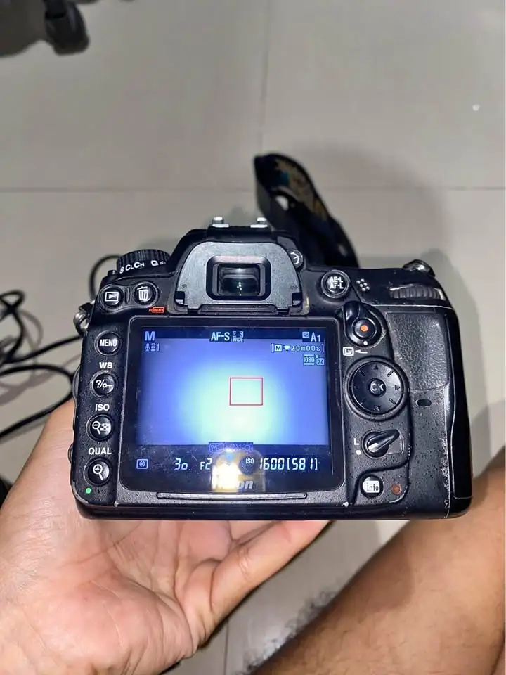 Kamera Nikon D7000 + Lensa