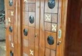 Lemari pakaian pintu 3 sledeng bahan kayu jati