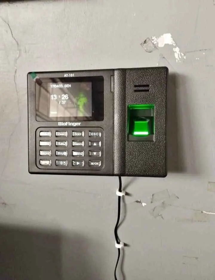Mesin Absensi Sidik Jari (Fingerprint)