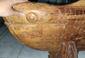 Patung Arwana Pinus