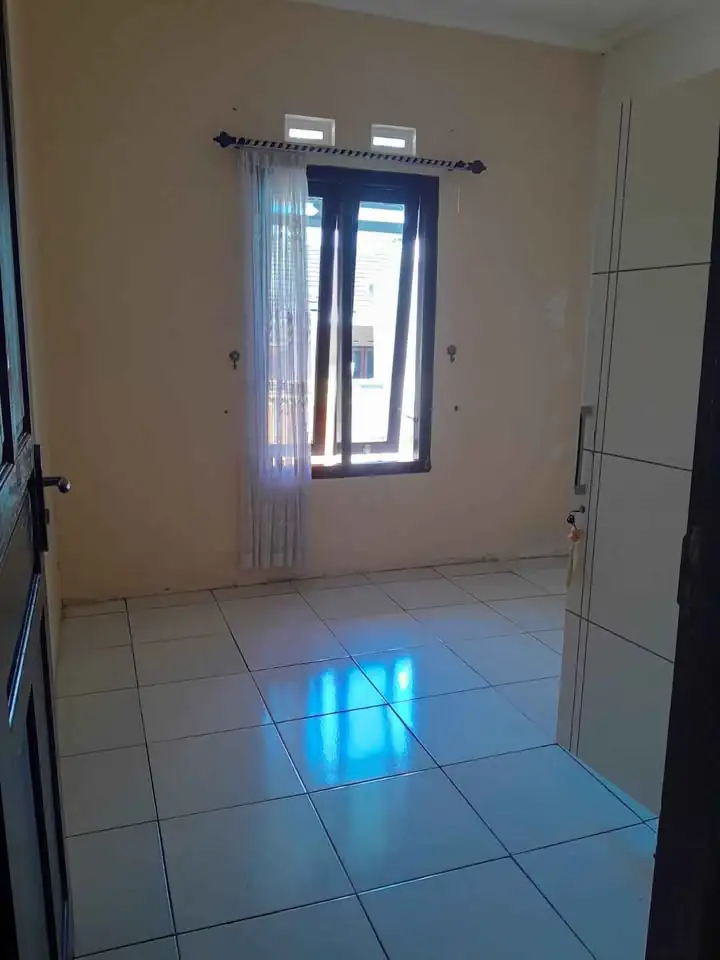 DISEWAKAN 2 KT 1 Kamar Mandi – Rumah