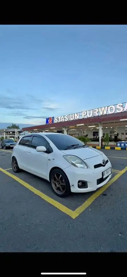 2012 Toyota yaris
