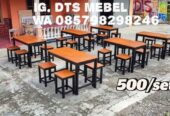 Meja dan kursi kedai