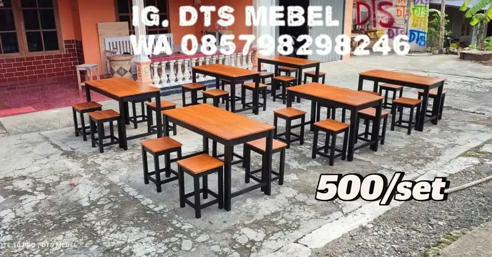 Meja dan kursi kedai