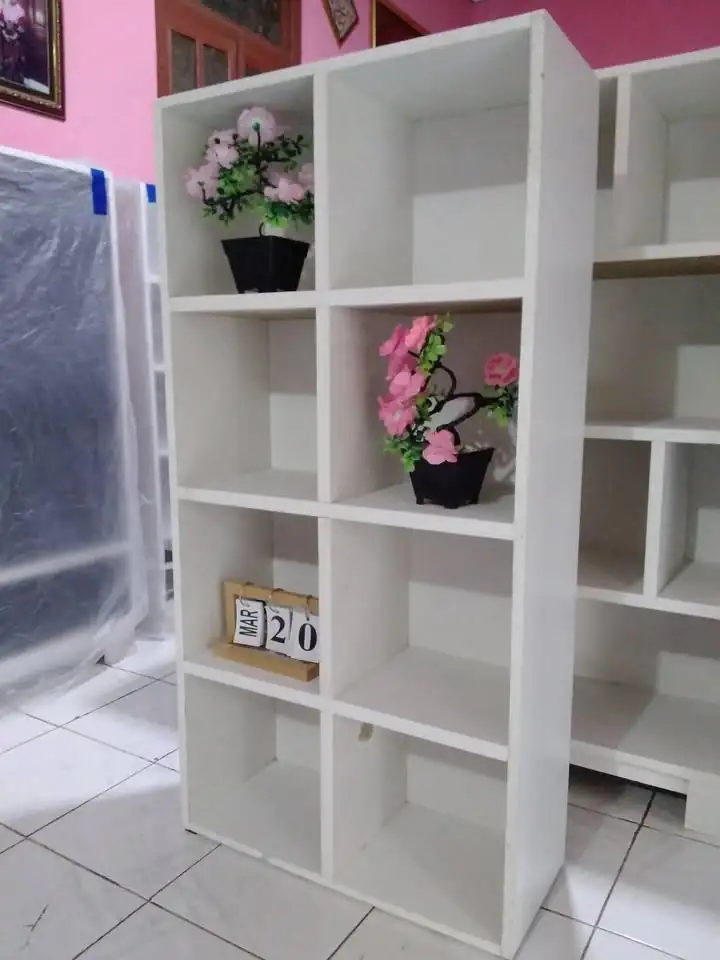 Rak buku bahan mdf