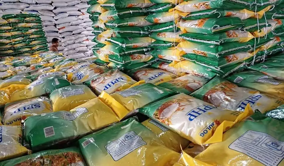 Jual beras bulog yg 5 kg 45 yg 10 kg 90