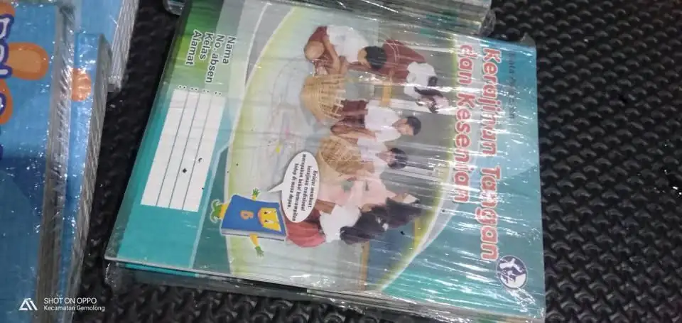 Buku tulis 1pak 10biji isi 32 lembar
