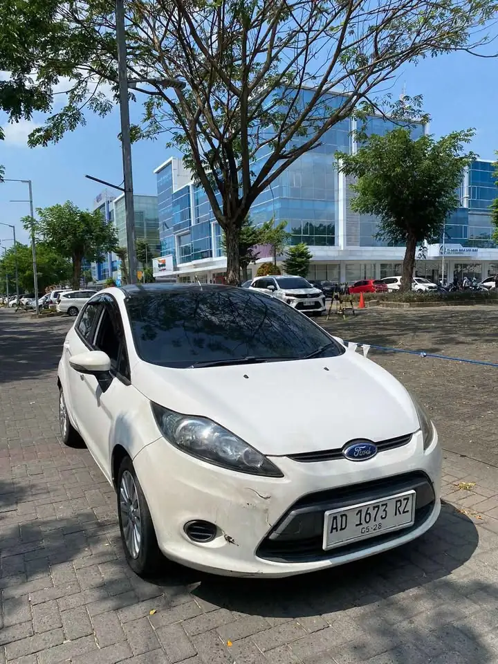 2012 Ford fiesta