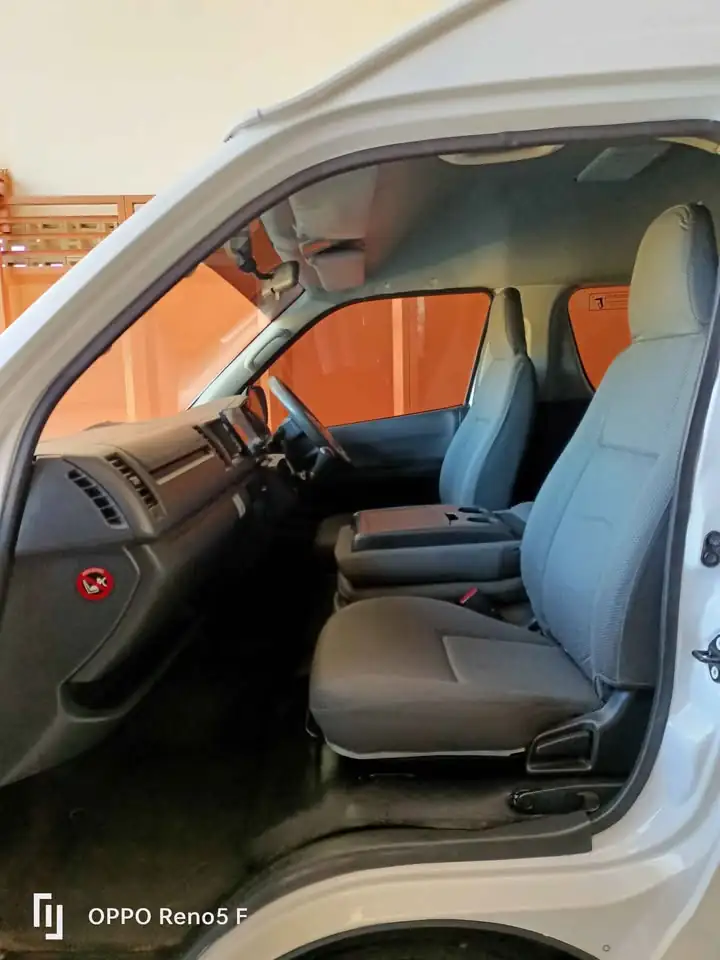 2017 Toyota hiace