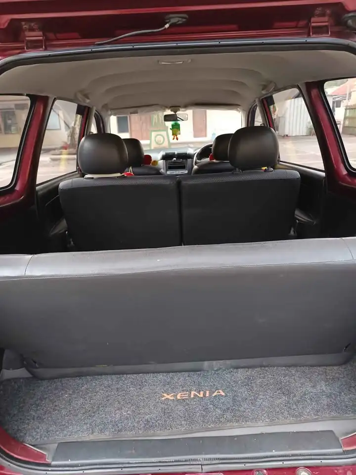 2005 Daihatsu xenia