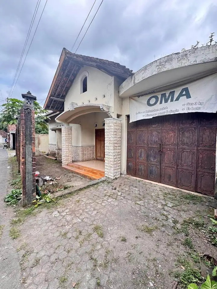 4 Beds 2 Baths – House