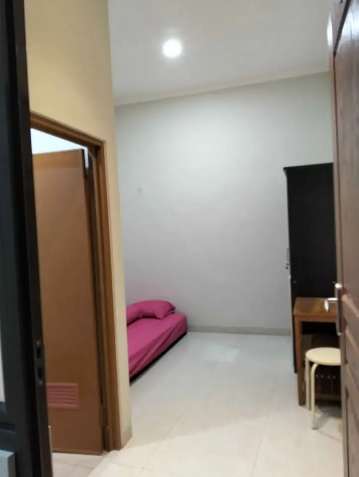 Ruang Pribadi Disewakan