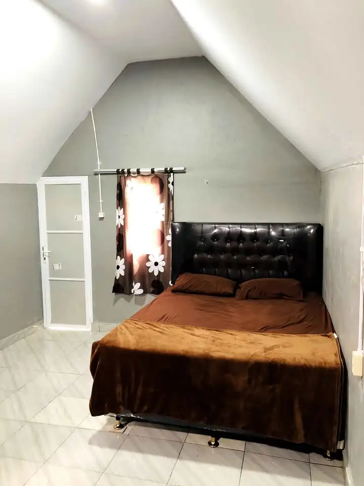 1 Kamar Tidur 1 Kamar Mandi – Rumah