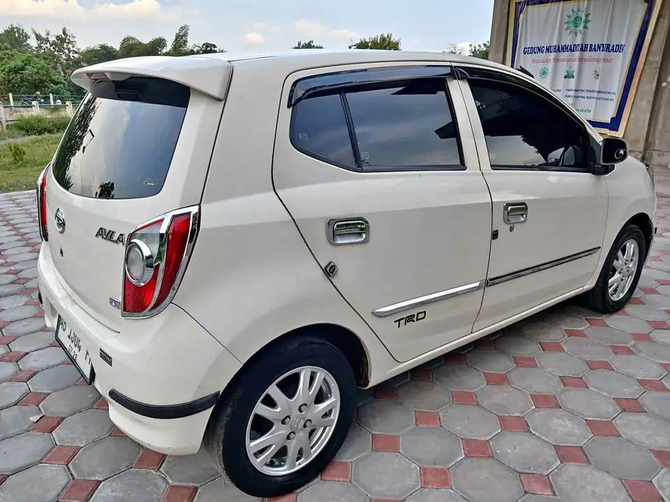 2014 Daihatsu ayla