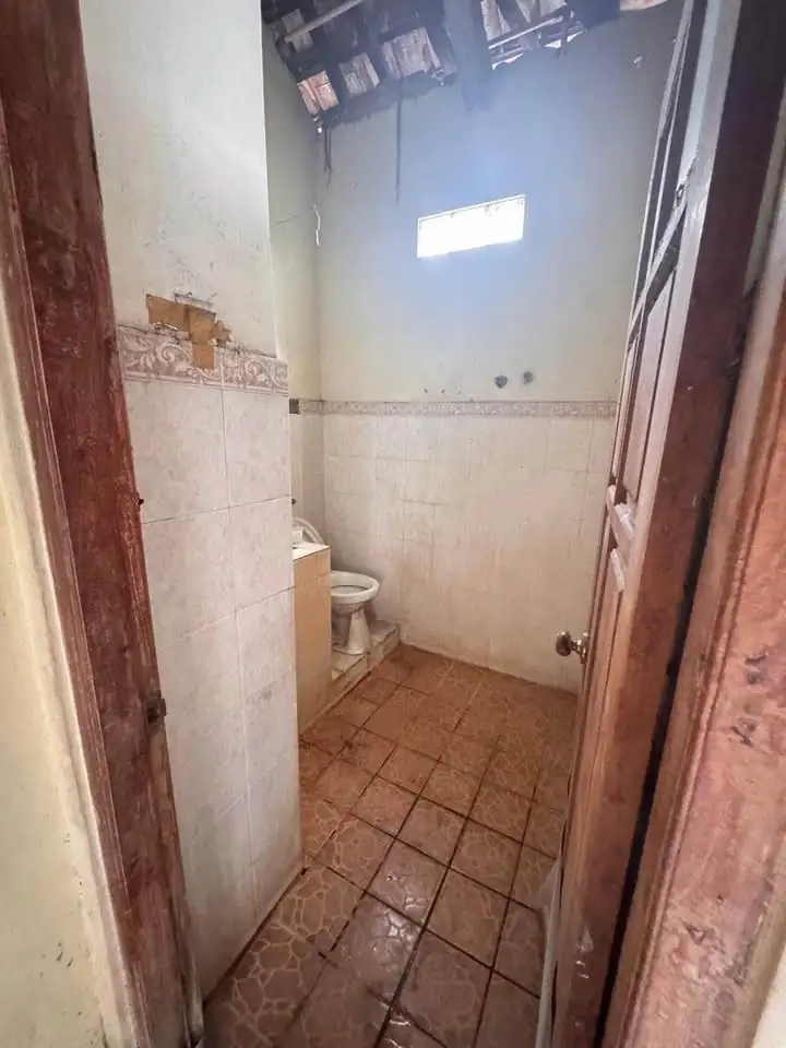 4 Beds 2 Baths – House