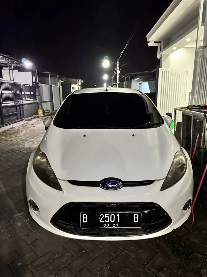 2012 Ford fiesta