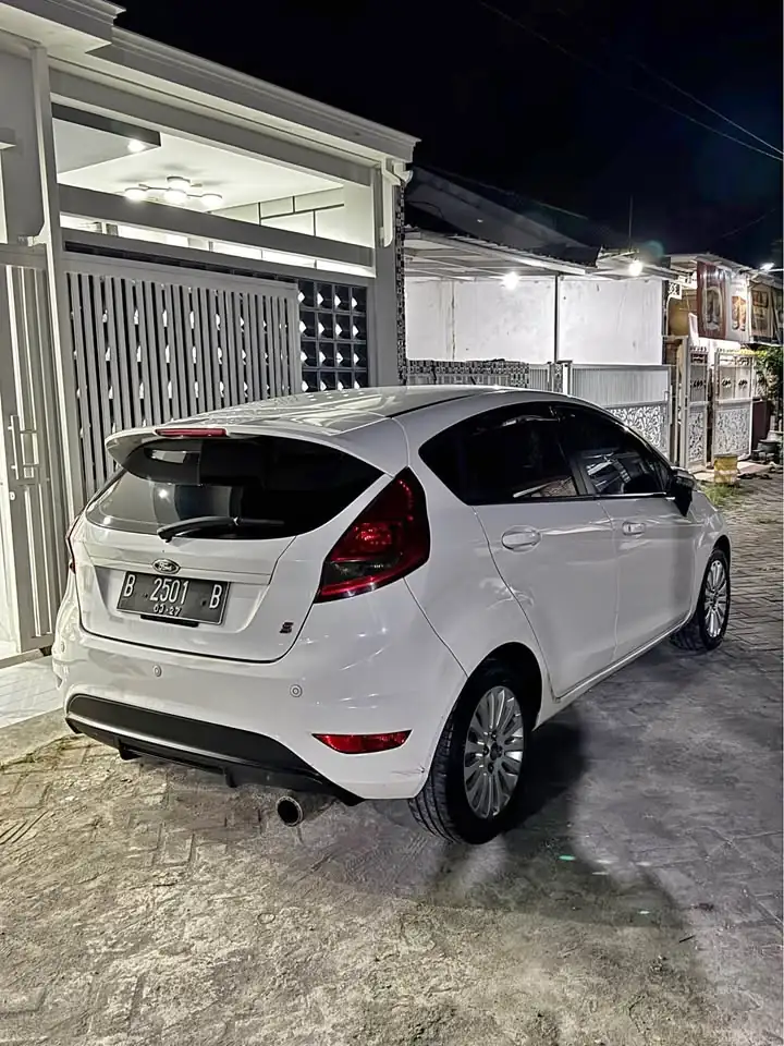 2012 Ford fiesta
