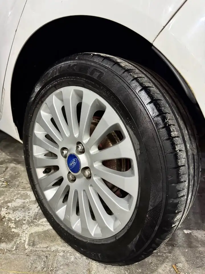 2012 Ford fiesta