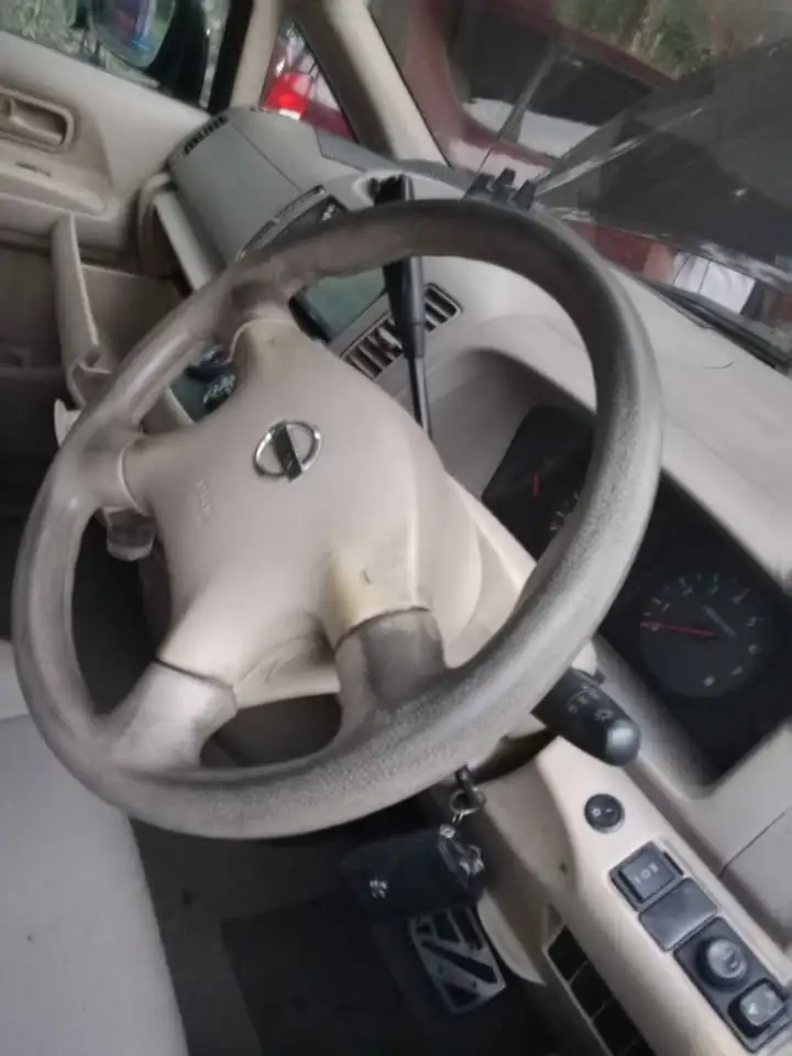2004 Nissan serena