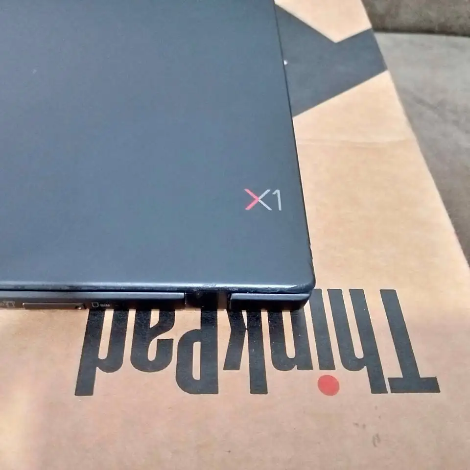 Laptop Thinkpad X1 carbon i5 gen8 Ram 8gb SSD 256gb keyboard becklight
