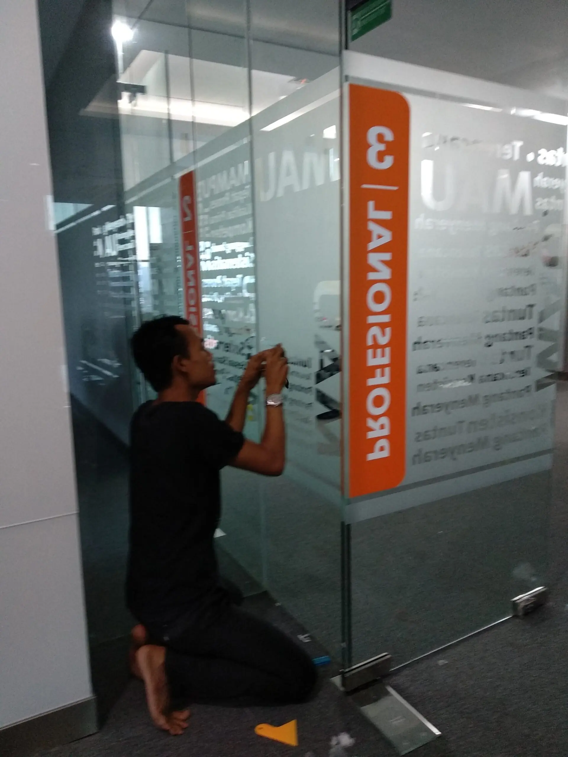Jasa cutting sticker jakarta selatan