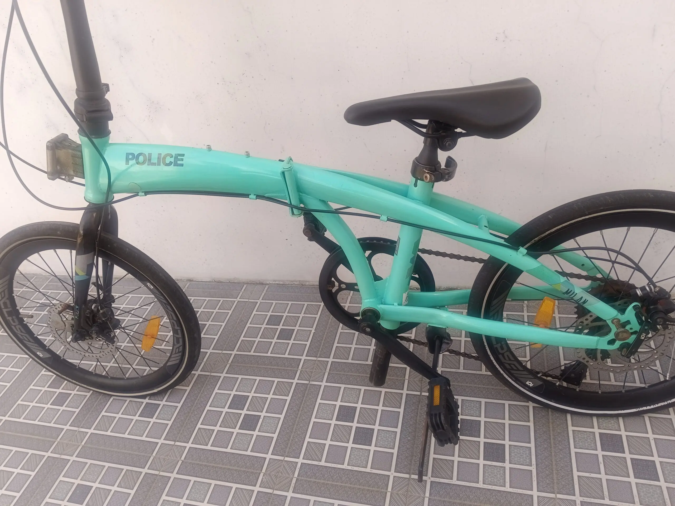 Sepeda Police lipat