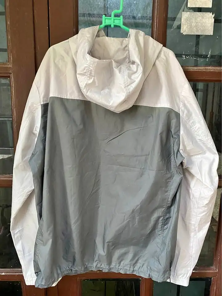 Jaket running uniqlo