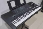 Keyboard Yamaha PSR E453