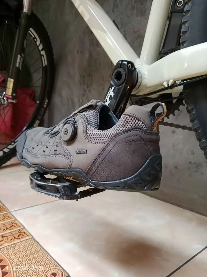 Sepatu Sepeda