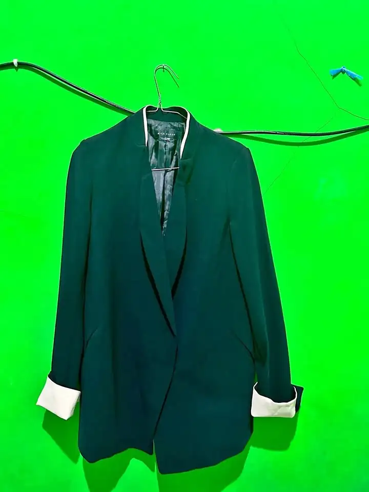 BU CEPAT ! BLAZER HITAM CEWEK SLIMFIT . JAS HITAM WANITA . PRELOVED