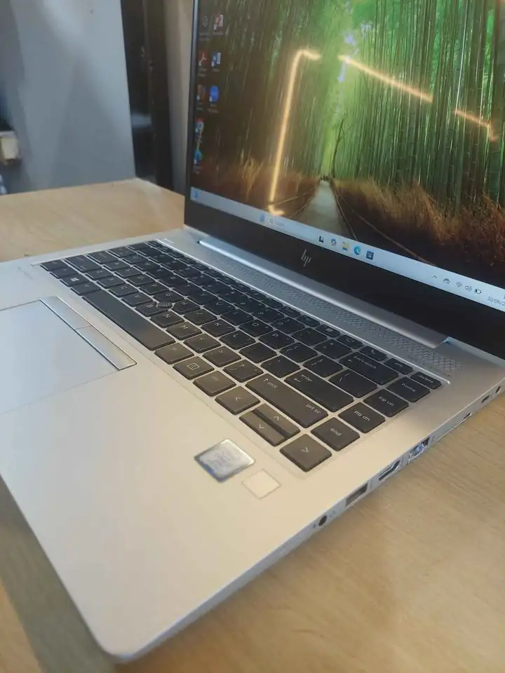Laptop mewah HP elitebook 830 G6 touchscreen i7 ram 16 GB slim mulus n