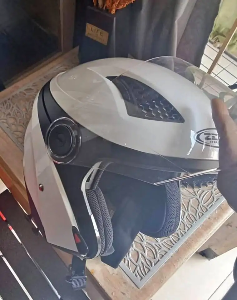BU DijuaL Helm Halfface Zeus ZS 610 warna putih double visor originaL